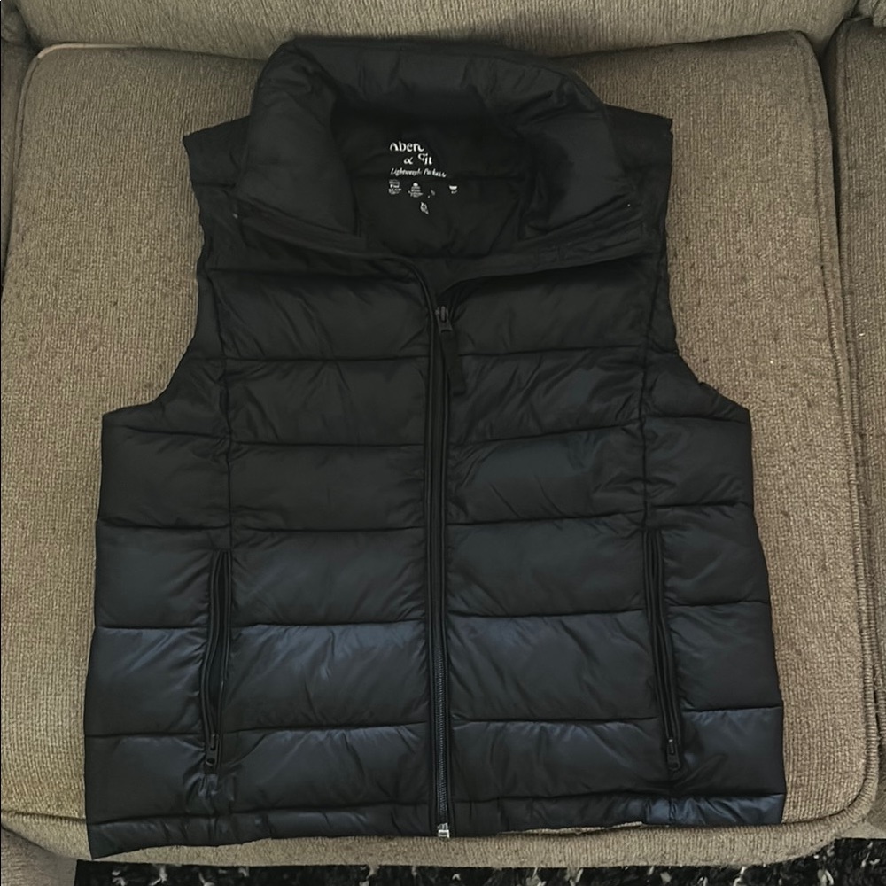 Black A&F vest